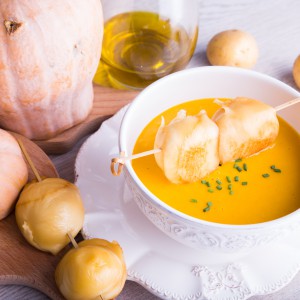 Crema di zucca al curry con scamorza affumicata