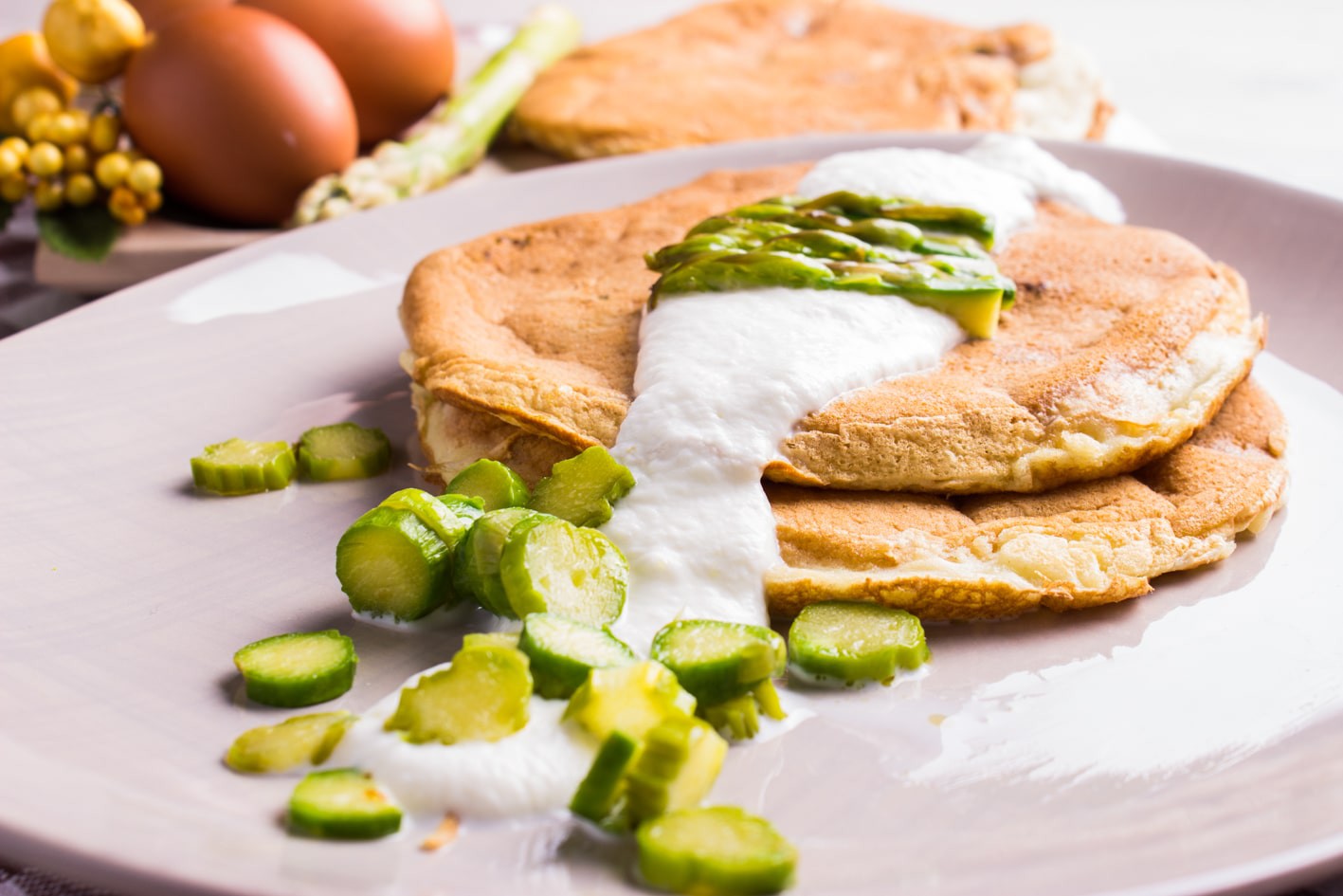 Pancake agli asparagi con crema di burrata